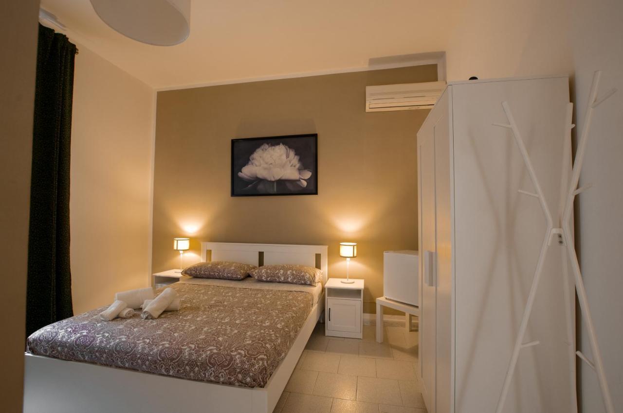 Living Salerno B&B Екстер'єр фото