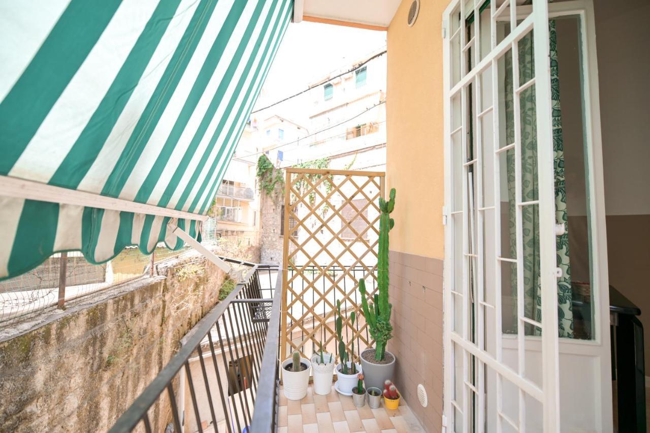 Living Salerno B&B Екстер'єр фото
