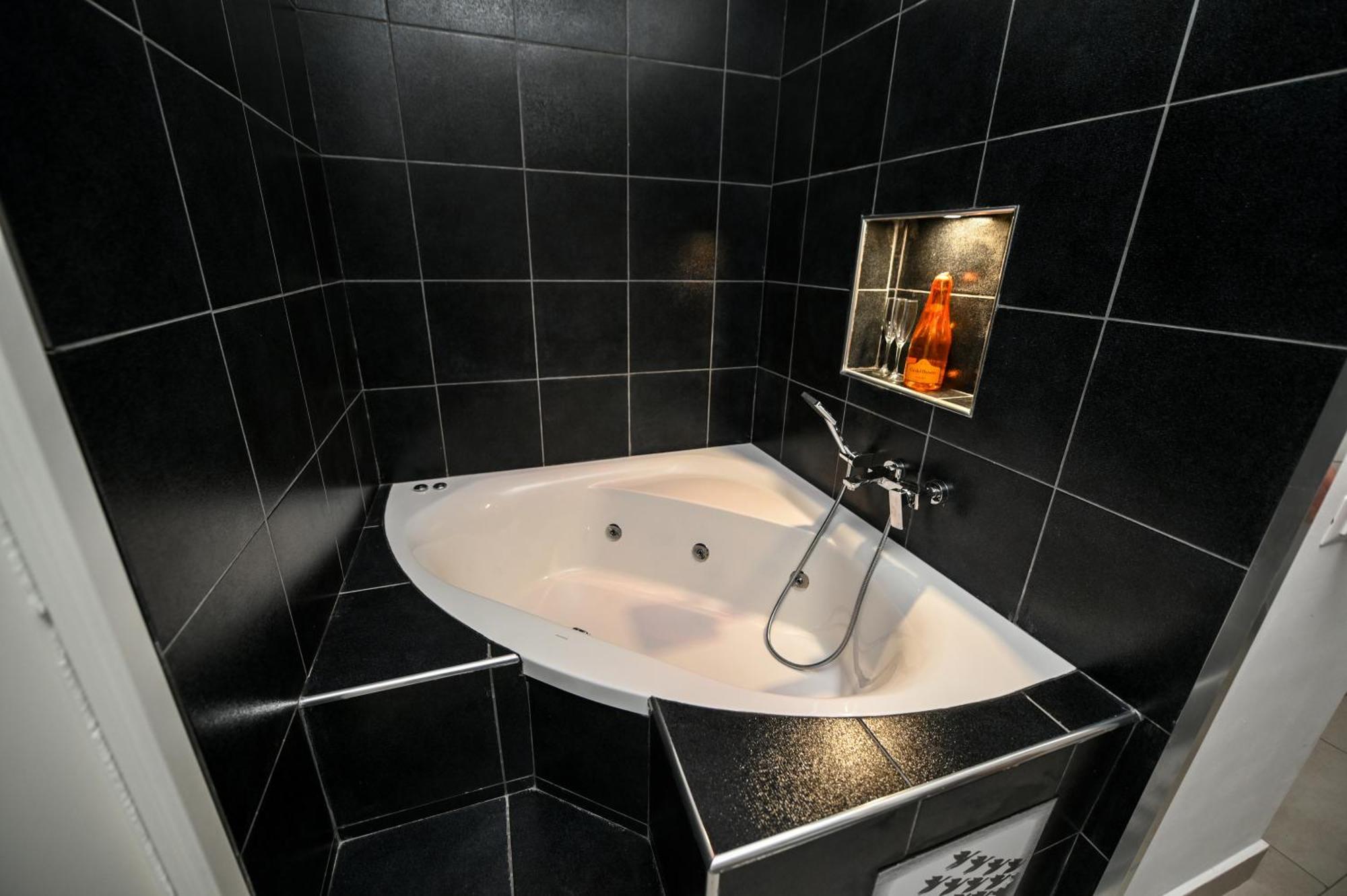 Living Salerno B&B Екстер'єр фото