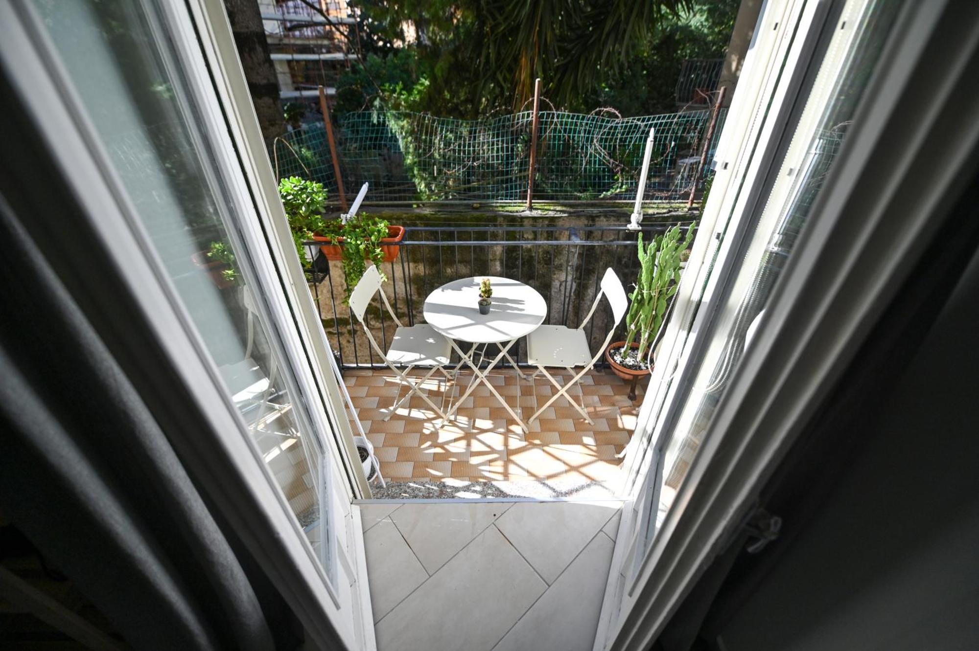 Living Salerno B&B Екстер'єр фото