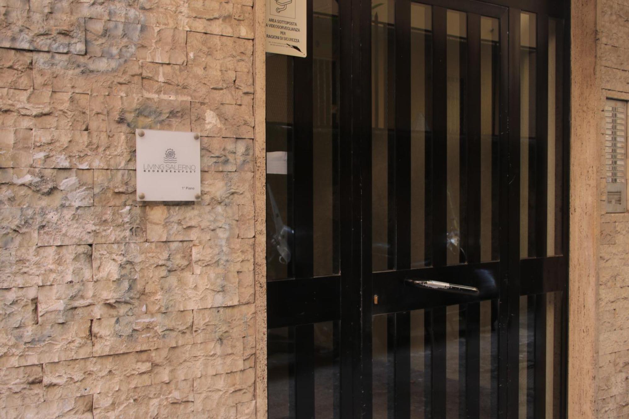 Living Salerno B&B Екстер'єр фото