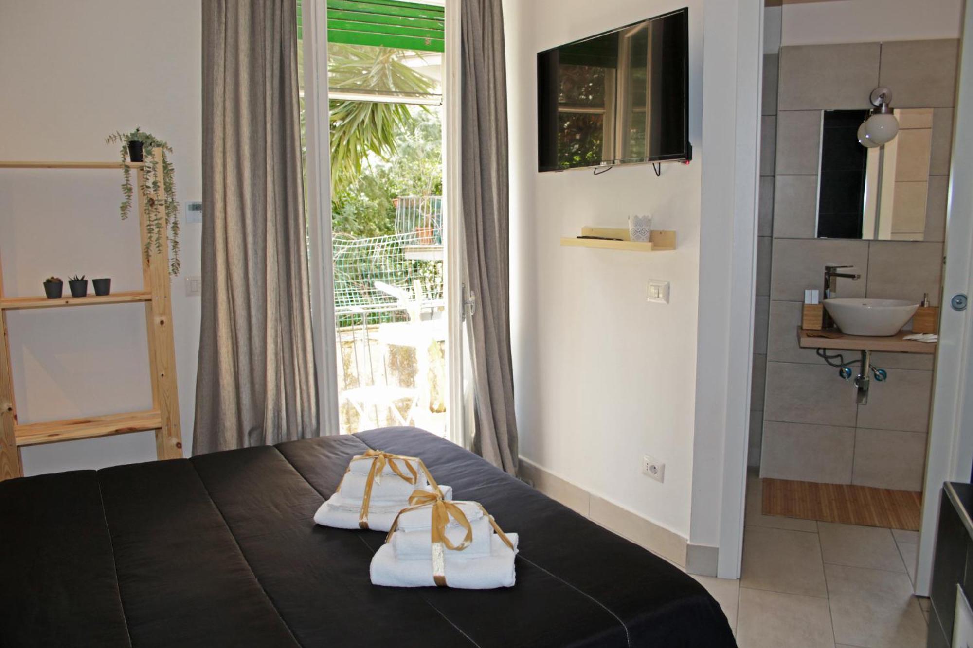 Living Salerno B&B Екстер'єр фото