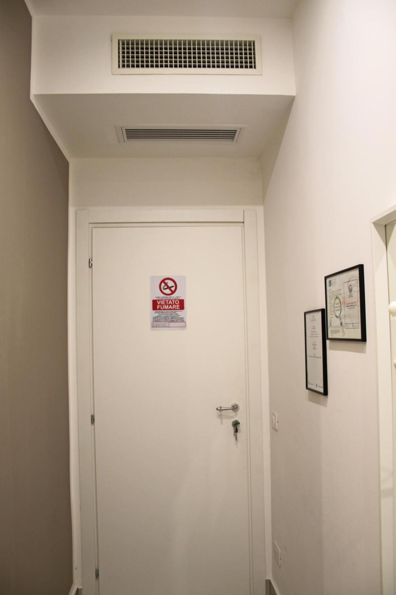 Living Salerno B&B Екстер'єр фото