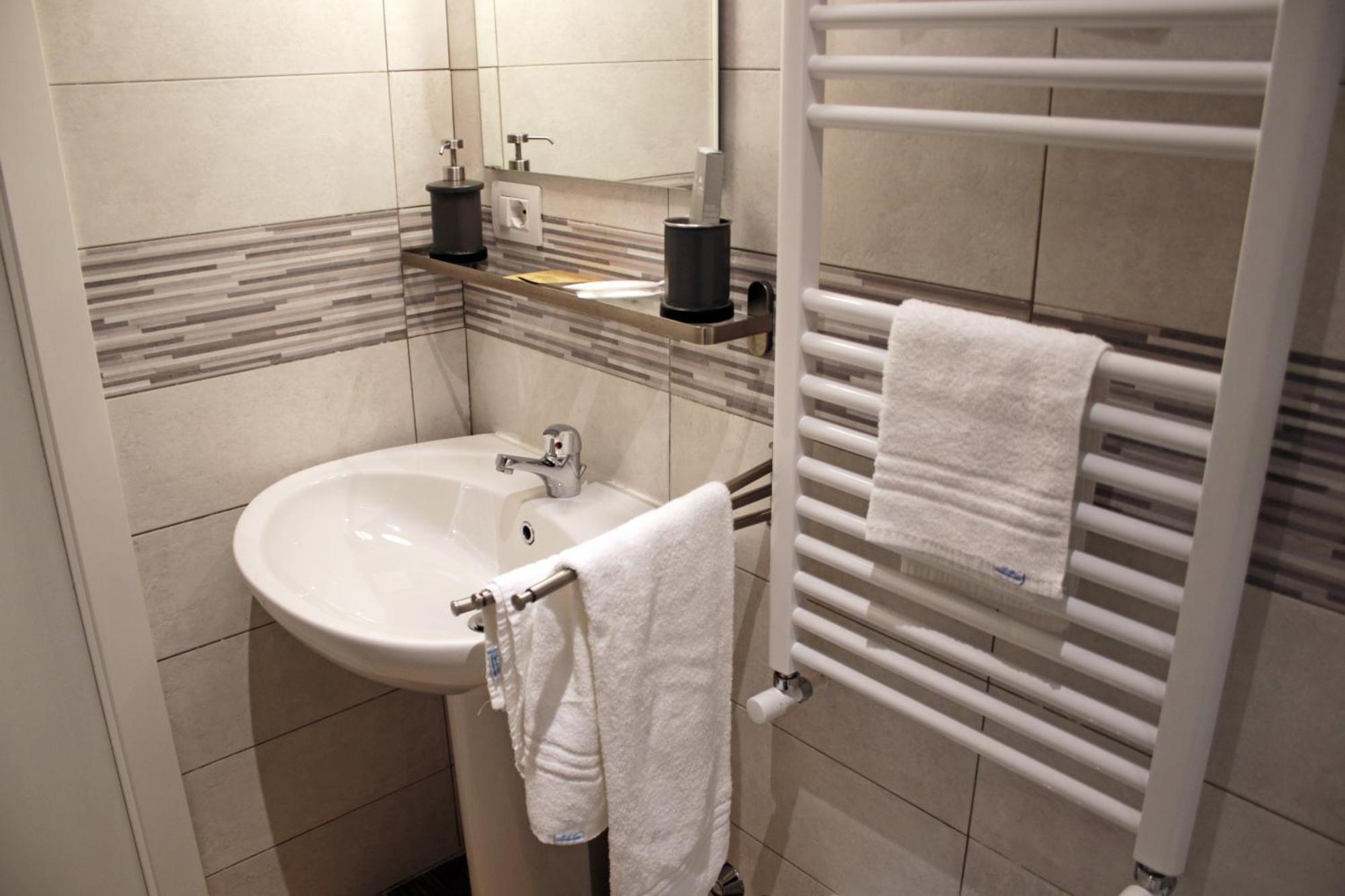 Living Salerno B&B Екстер'єр фото
